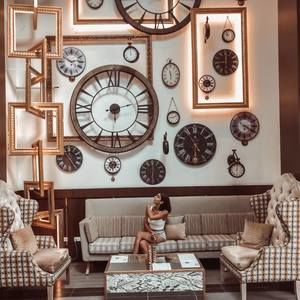 Meet your Posher, Nazanin